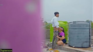 Ngentot Hot di Atap! Jangan Sampai Keluar di Dalam Memek