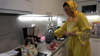 Anak Tiri yang Bergairah Menggila di Pantat Besar Ibu Tiri Arab Berhijab
