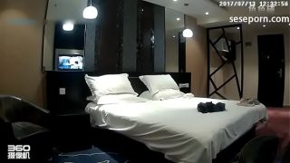 Gadis Tionghoa seksi digilir di kamar hotel (Rekaman Kamera)