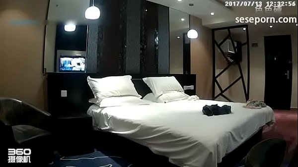 Gadis Tionghoa seksi digilir di kamar hotel (Rekaman Kamera)