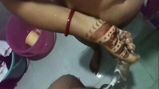 Pasangan Pengantin India Bercinta dengan Penuh Gairah dalam Video Panas