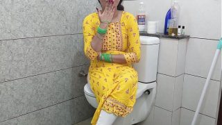 Ibu Tiri India yang Menggoda Menggila di Kamar Mandi dengan Anak Tirinya