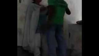 Mengisap Puting Gadis Desi yang Menggoda