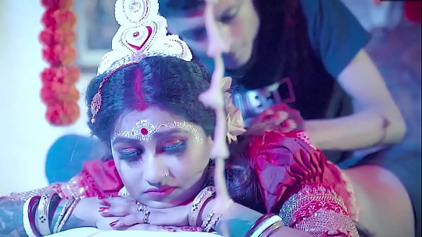 Malam Pertama Pengantin India: Suara Mesra dan Erotis di Kamar Pengantin