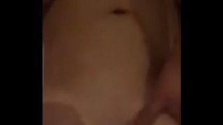 Nyonya Asia Tua Digencet Kencang Dua Lelaki di Lives.pornlea.com