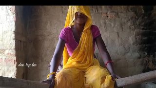 Istri India Desi digoyang keras suami dalam saree kuning seksi