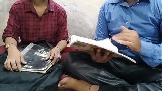 कॉलेज की छात्रा को पढ़ाई में लापरवाही का मिला सेक्सी सजा, शिक्षक ने जमकर चोदा