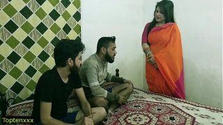 Malkin Bibi dan Dua Pemuda Tampan Beraksi dalam Adegan Panas Tiga Sekawan dengan Audio Hindi yang Menggoda