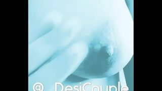 Istri Desi berbisik mesum dengan suara serak dalam bahasa Hindi