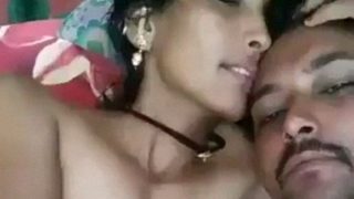 Video mesra pasangan India bercinta di rumah