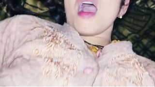Pemandangan Mesra Janvibhabhi, Gadis Desa India yang Bergairah