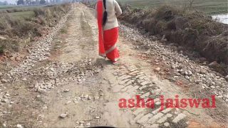 गांव की देसी आंटी अकेली जा रही थी, उसे पटाकर पहली बार जोरदार गाड़ की चुदाई की