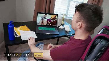Jauhkan Dirimu dari Teman Sekamarku yang Gila Seks, Jazz Si Kuda Jantan / Brazzers / Masukkan Kode XVPROMO di Situs Resmi untuk Diskon