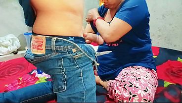 Video panas bhabhi India digoyang keras dari belakang, suara erotis Hindi jelas terdengar – adegan oral dan face fuck dengan kontol hitam besar