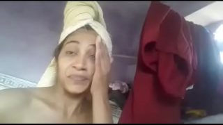 Gadis desi memamerkan tubuh seksi