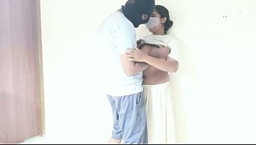 Kakak tiri panas pengen digoyang kontol gede di lubang sempitnya