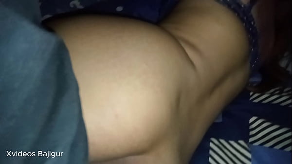 Kuli bangunan ganteng pamer kontol gede, langsung ajak ngentot padahal bajunya masih kotor semen