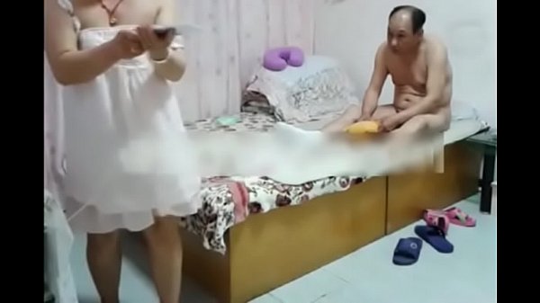Gadis Tiongkok dan kekasihnya beraksi panas di kamar hotel