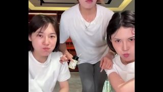 Cô nàng lùn quyến rũ ở Trung Hoa