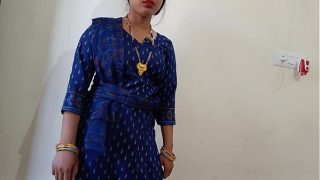 Gadis desi India yang panas dari desa merintih kesakitan saat bercinta doggy style dengan audio Hindi yang jelas