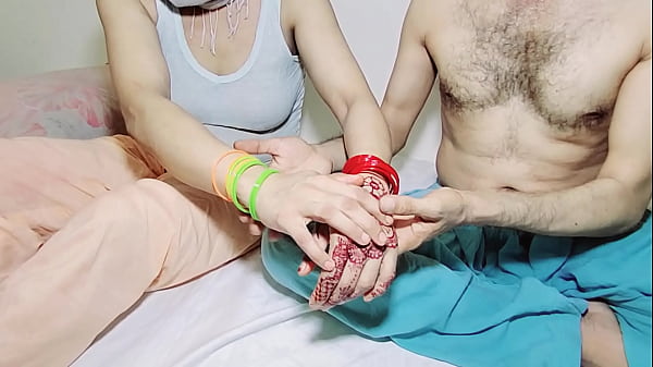 Bhabhi Punjab Muslim Tersepak Ganas, Anal Mengerang dengan Audio Hindi Doggystyle
