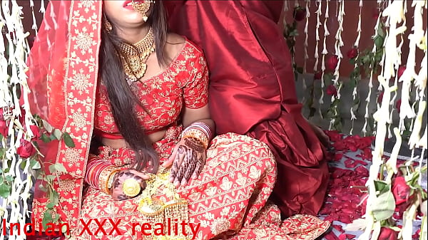 Pernikahan India panas dan liar dalam bahasa Hindi