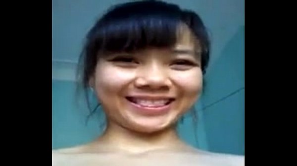 Gadis Tionghoa Main Jari di Kamar