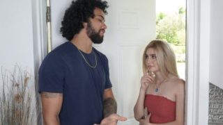 Alicia Williams Dapat Tip Ekstra Gede Setelah Melayani Nafsu Pelanggan