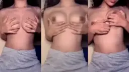 Cantik banget, remas-remas toket mulus yang bikin ngiler.