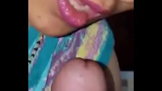Suami malam ini meledakkan batangnya, desi blowjob dengan audio Hindi yang menggairahkan