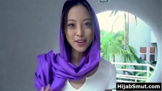 Gadis muslimah genit terus kepikiran ngesex