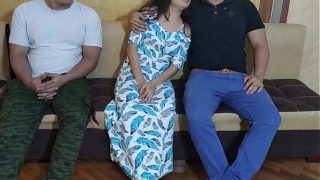 Istri Digitujukan di Depan Suaminya yang Cuckold Saat Dia Sedang Istirahat – Istri Nakal dan Ibu Tua Panas yang Suka Selingkuh