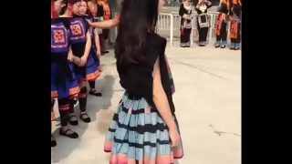 Tetesan payudara Tionghoa yang menggoda mata