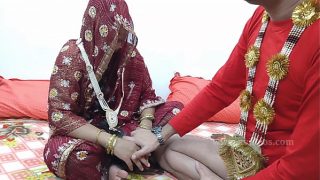 Pertama kali ngentot setelah nikah, suami merobek keperawanan istri, suara crot dan erangan Hindi bikin makin panas