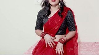 Video Priya Stepaunty jariin memek sampe crot dan nikmatin abis itu, jelas pake bahasa Hindi.