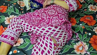 Ibu Tiri celana robek, anak tiri ngewe memek montok sampai njerit.