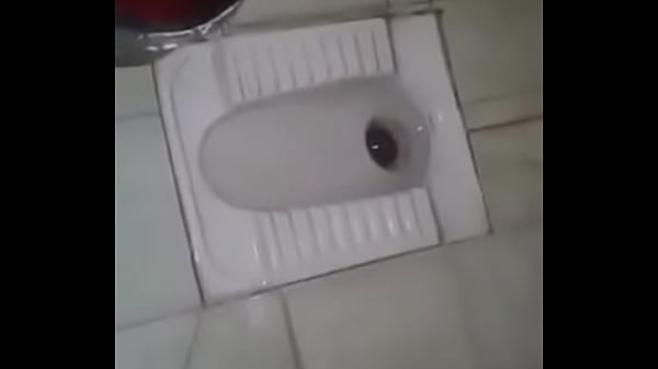 Desi pasangan ngentot di toilet