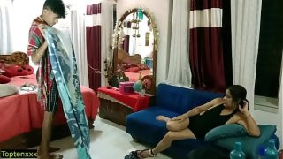 MILF India Ganas Bercinta Keras dengan Cowok Muda 18 Tahun! Adegan Panas XXX Hindi