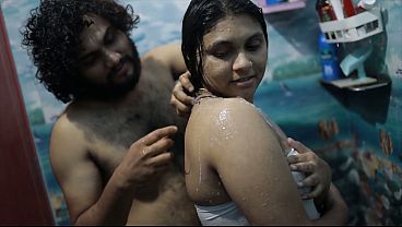 Cewek India, adik tiri, mandi bareng, panas, basah, nafsu menggila