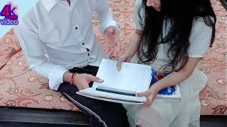 Cewek-cewek kuliahan India lagi crot-crot sama desi, suara Hindi jelas bikin makin panas.