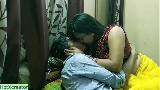 Siapa namanya? Bintang seri web India panas dengan adegan ranjang dan suara Hindi yang jelas