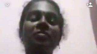 Janaki si Malayali ammayi, blousenya dibuka, bikin pengen lihat lebih.