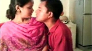 Video panas bhabhi desi sama adik ipar nakal yang gak bisa diem