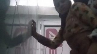 Video pasutri India ngewe di kamar mandi, bikin makin panas