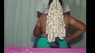Desi istri Tamil yang panas digenjot