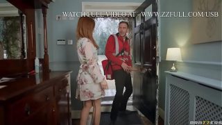 Unduh video panas Ella Hughes dari Brazzers lewat slot suratnya, tonton full hanya di www.zzfull.com/usb