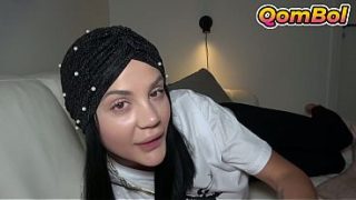 Ngewein Elnaz, Hijab Stepsis Turki yang Nakal Banget