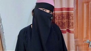 Jasmine si hijab nakal digenjot sama orang asing sampai meraung keras