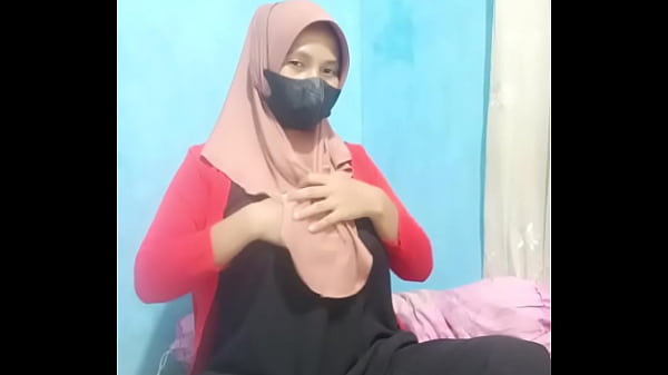 Gadis hijab crot pakai dildo sampe muncrat keenakan