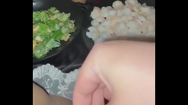 Ngentot sambil mainin makanan, cewek hijab Arab ala Snow White cabul parah, Los Angeles USA, kompilasi fetish makanan paling ekstrem